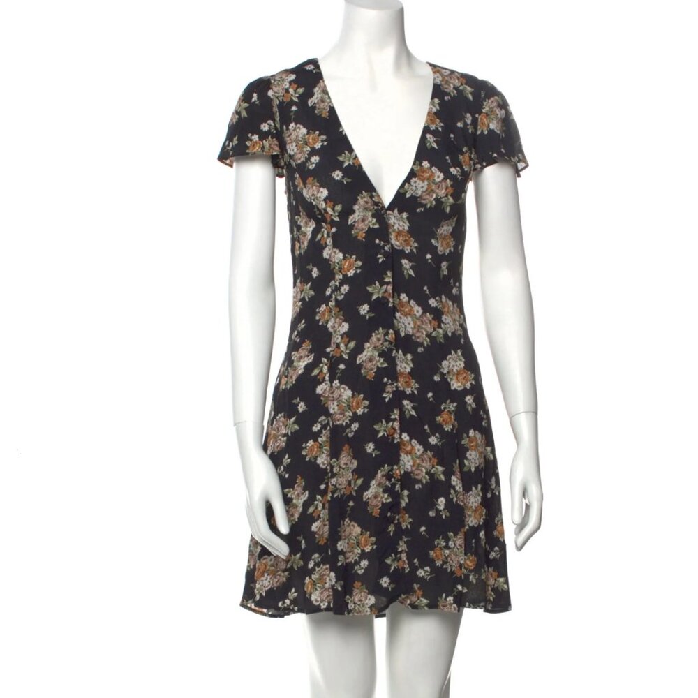 Reformation Short Sleeve with V-Neck Floral Print Mini Dress in Size XS!
